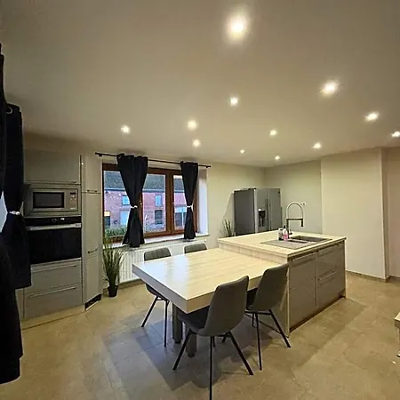 De Miguel Enjoy A Pleasant Moment With Family Or Friends Hotel Paliseul