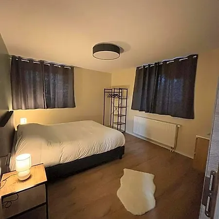 De Miguel Enjoy A Pleasant Moment With Family Or Friends Hotel Paliseul